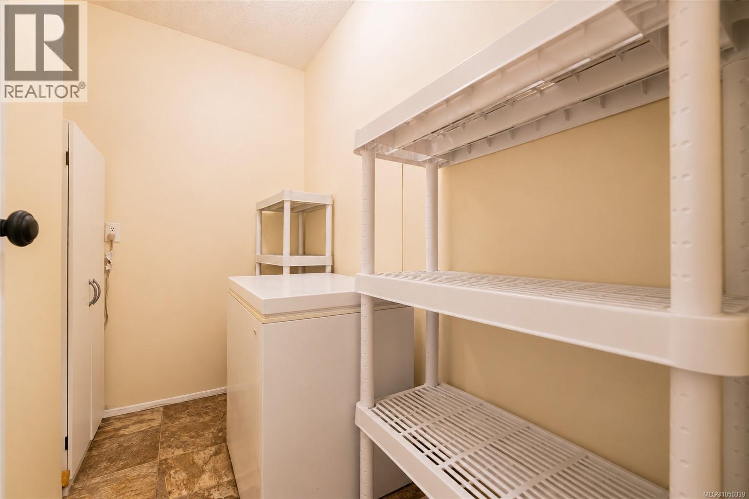#4 1225 Centre Rd - 15