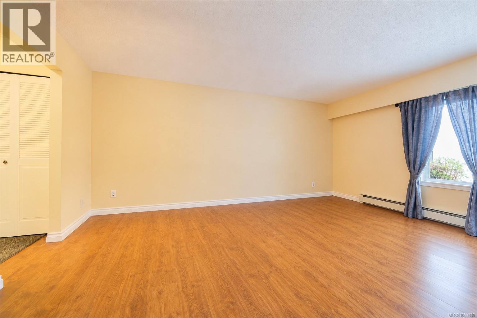 4 1225 Centre Rd, Qualicum Beach