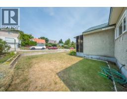 916 Thackeray Street, Warfield, BC V1R2C2 Photo 31