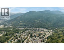 916 Thackeray Street, Warfield, BC V1R2C2 Photo 42