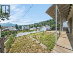 916 Thackeray Street, Warfield, BC V1R2C2 Photo 28