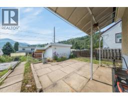 916 Thackeray Street, Warfield, BC V1R2C2 Photo 29