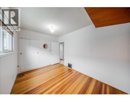 916 Thackeray Street, Warfield, BC V1R2C2 Photo 13