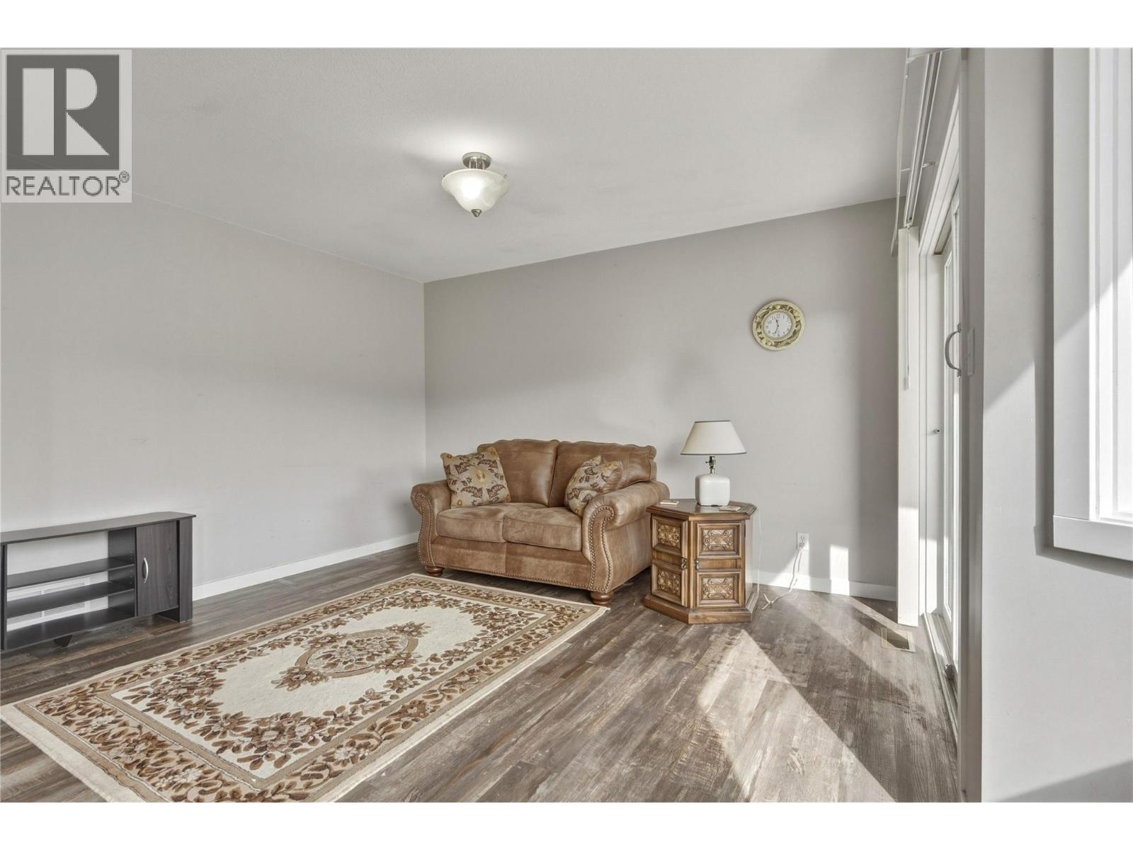 317 3rd Street, Vernon