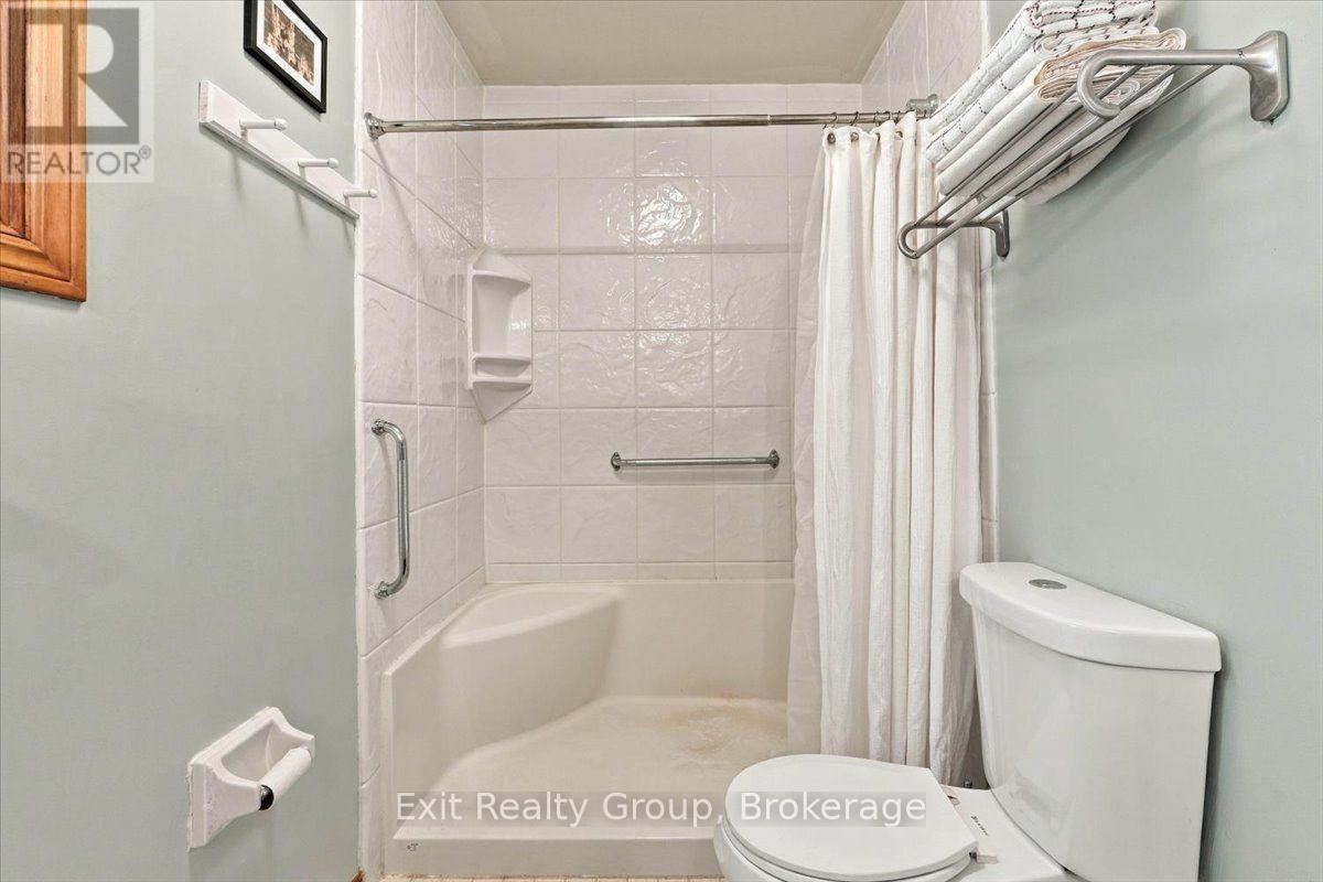 27 Dungannon Drive, Belleville, ON photo 23