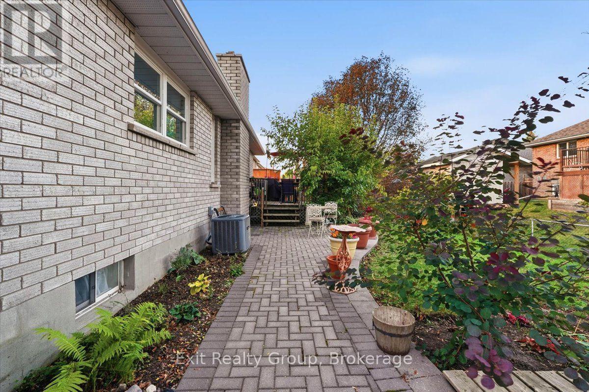 27 Dungannon Drive, Belleville, ON photo 34