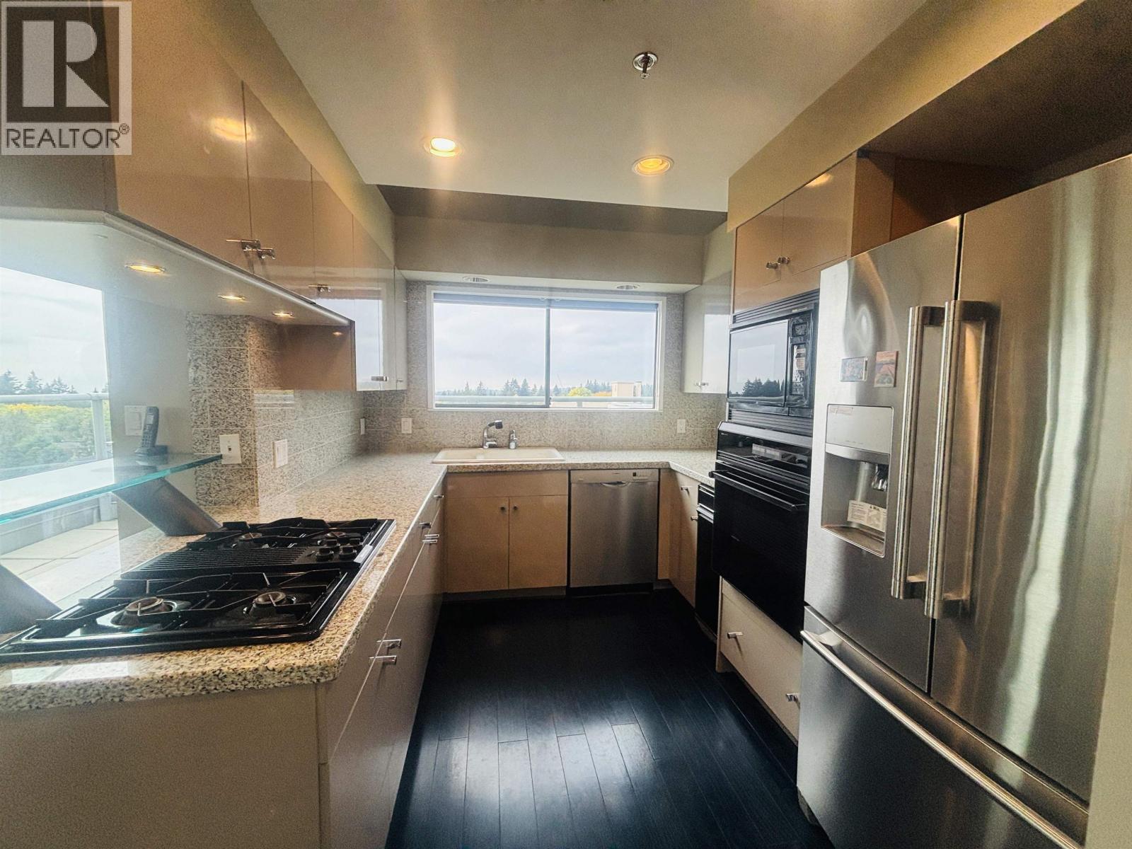 Photo of 1100 5890 BALSAM STREET 18