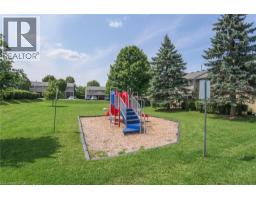 Kitchen - 125 Sekura Crescent Unit# 13, Cambridge, ON N1R8B4 Photo 10