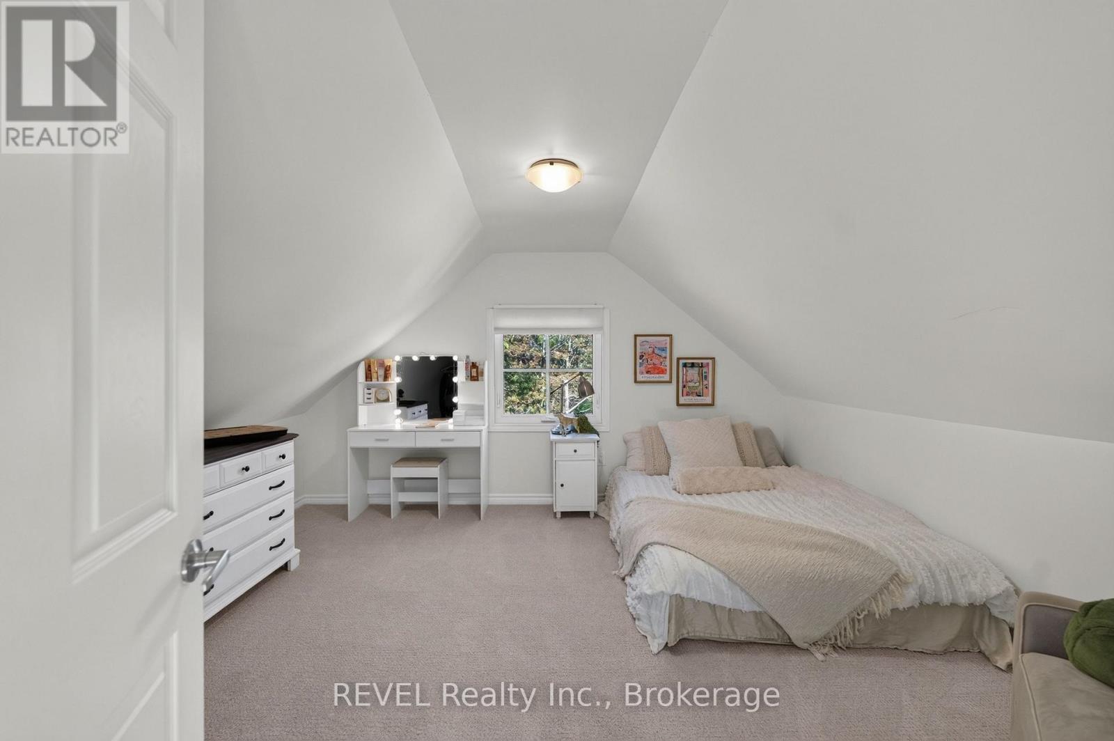 6 ELM AVENUE - Image 35