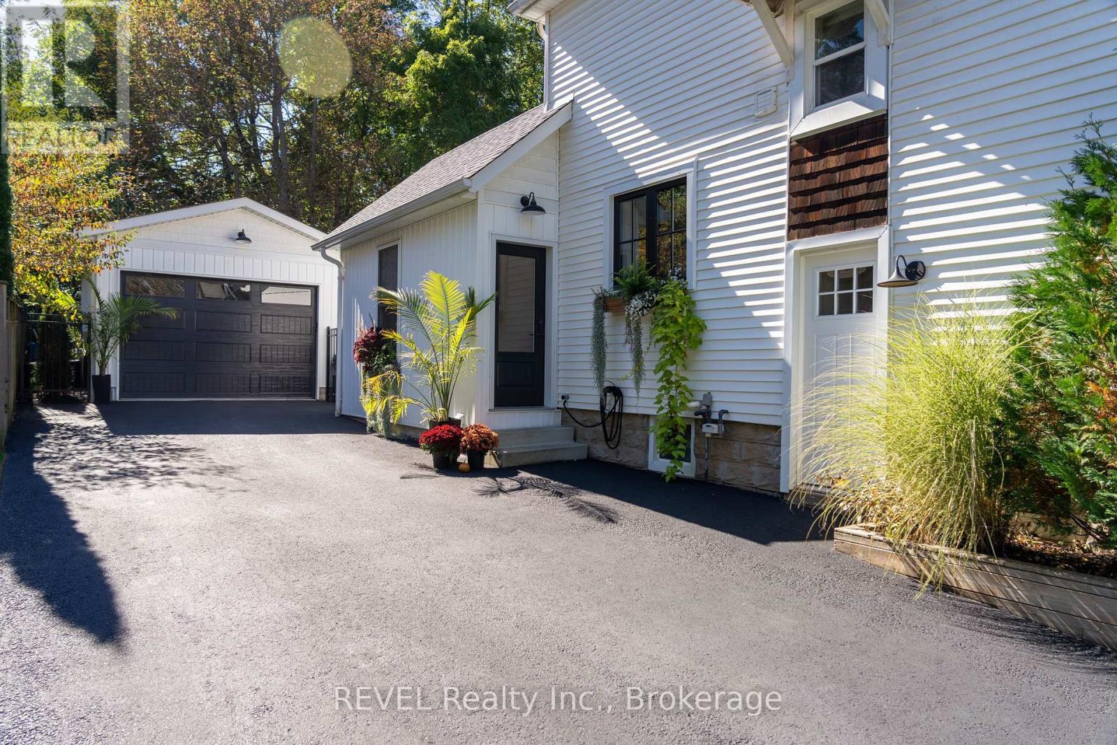 6 ELM AVENUE, Pelham (Fonthill) — photo 8