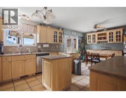Primary Bedroom - 815 Kambia Crescent, Kamloops, BC V2B7M8 Photo 7