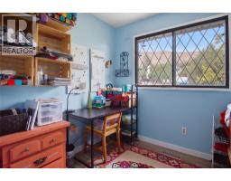 4pc Bathroom - 815 Kambia Crescent, Kamloops, BC V2B7M8 Photo 12