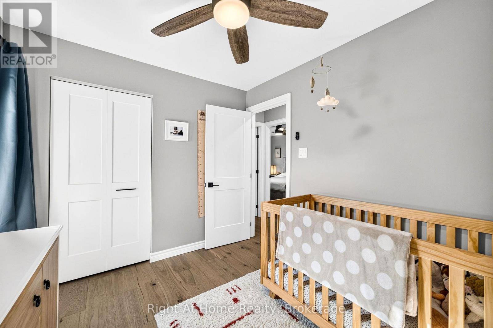 23 LAURENDALE AVENUE - Image 13