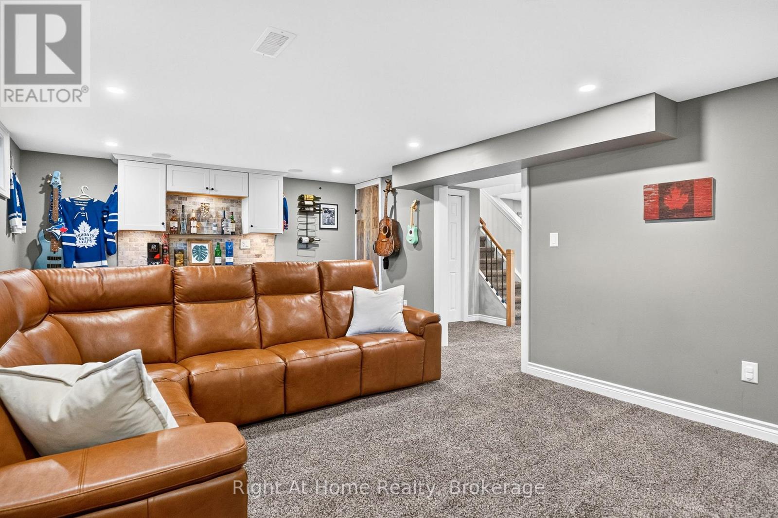 23 LAURENDALE AVENUE - Image 23