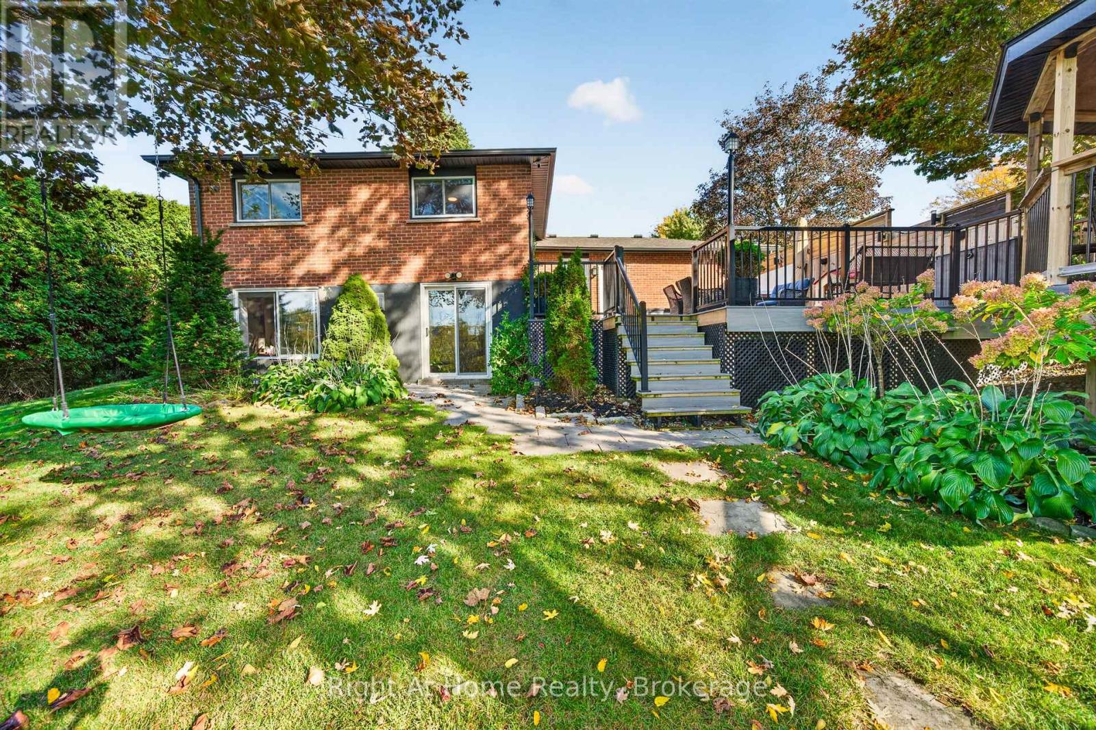 23 LAURENDALE AVENUE - Image 34