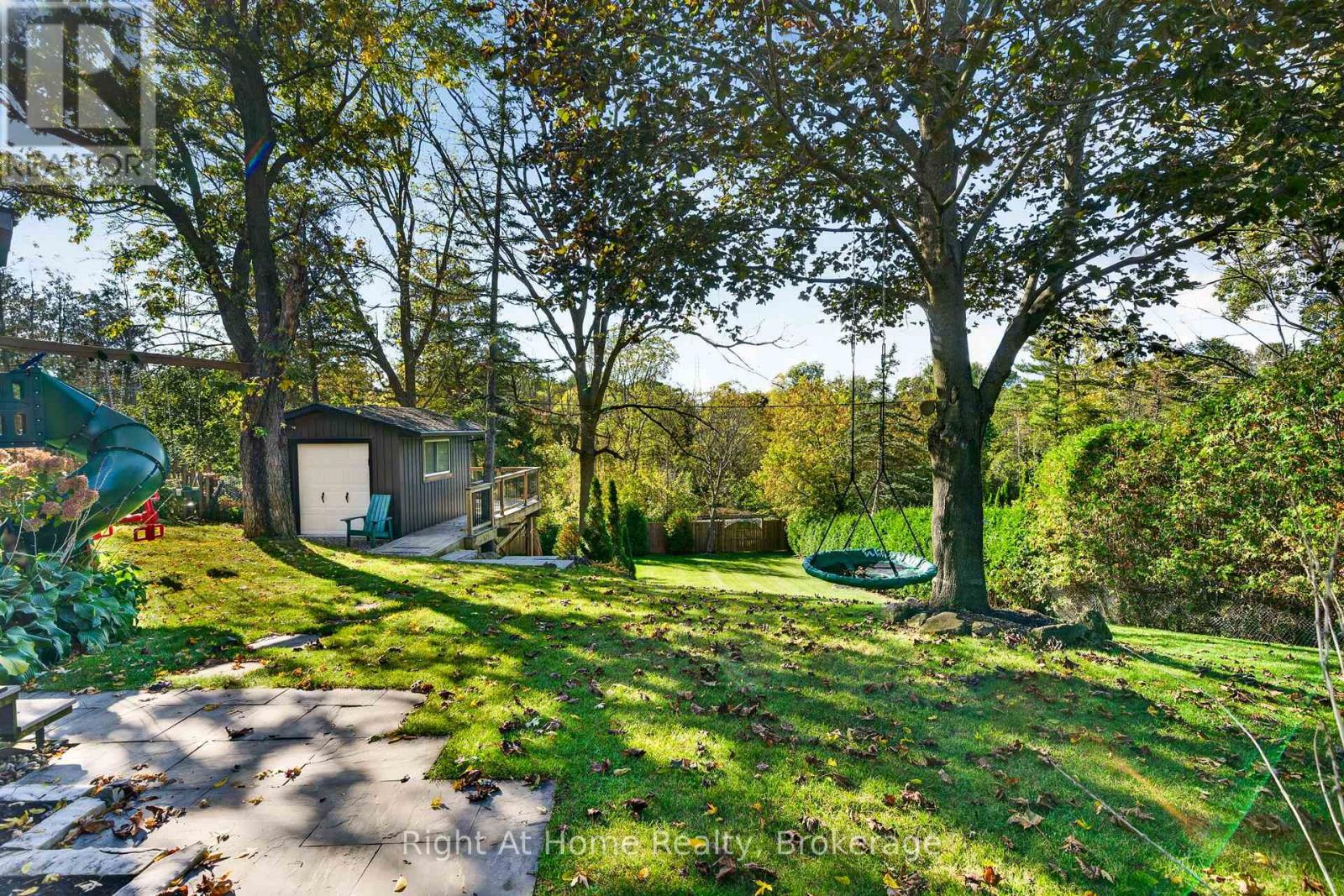 23 LAURENDALE AVENUE - Image 40