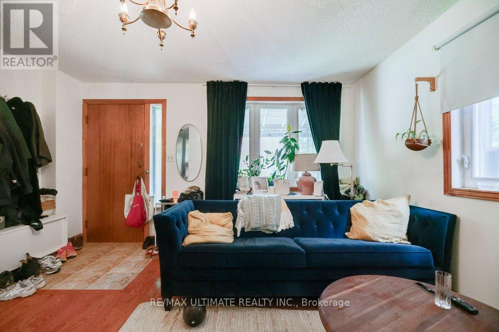 MAIN - 53 CHURCHILL AVENUE, Toronto (Trinity-Bellwoods) — photo 4