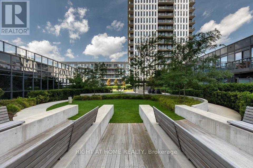 55 Regent Park Boulevard — photo 28