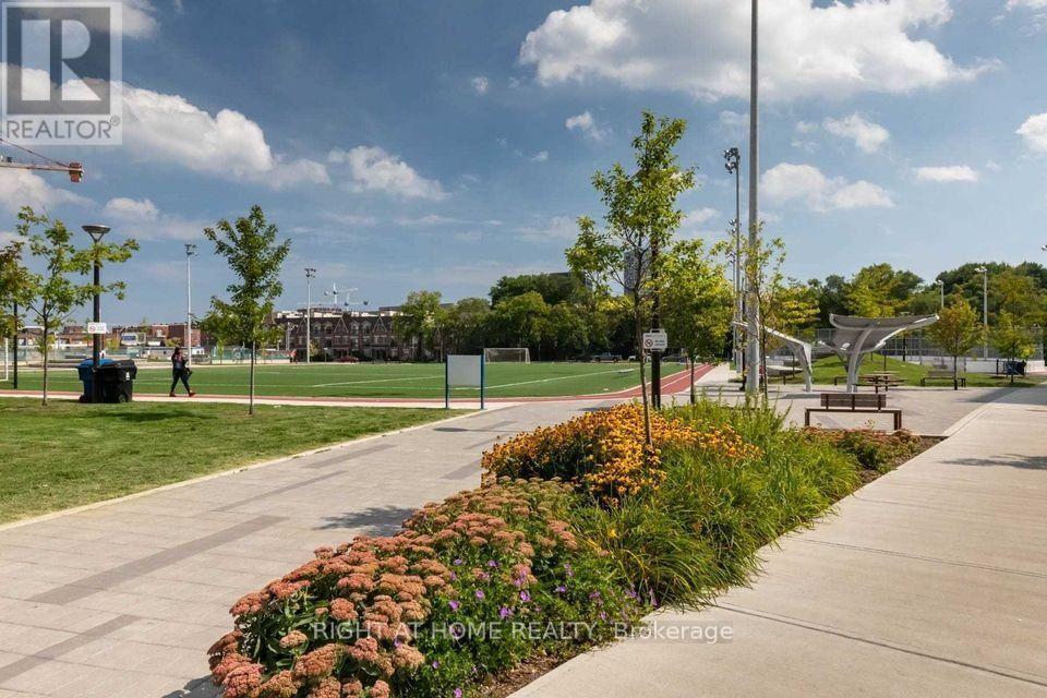 55 Regent Park Boulevard — photo 29