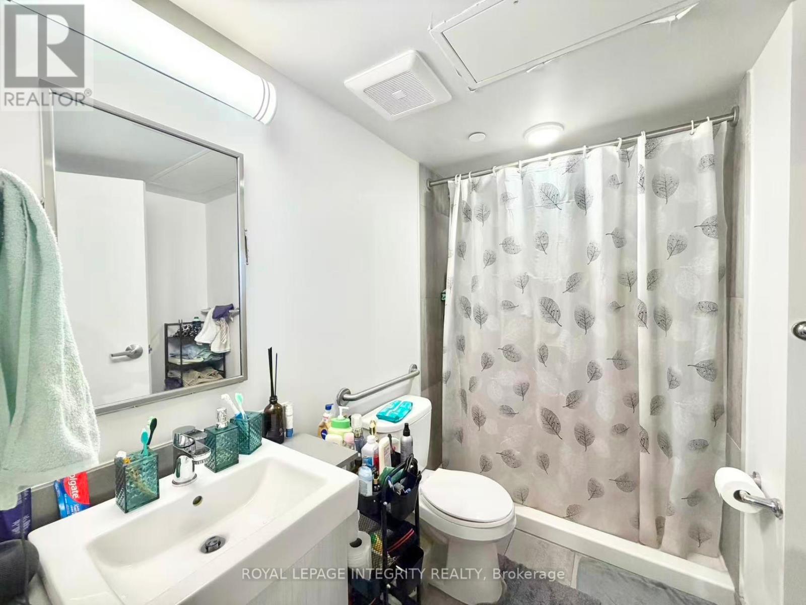 105 Champagne Avenue — photo 13