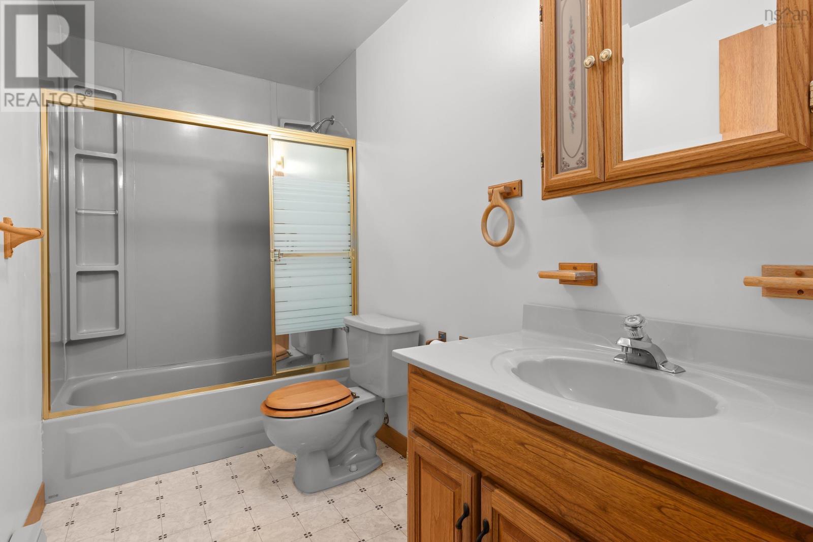 96 THORNHILL Drive - Image 28