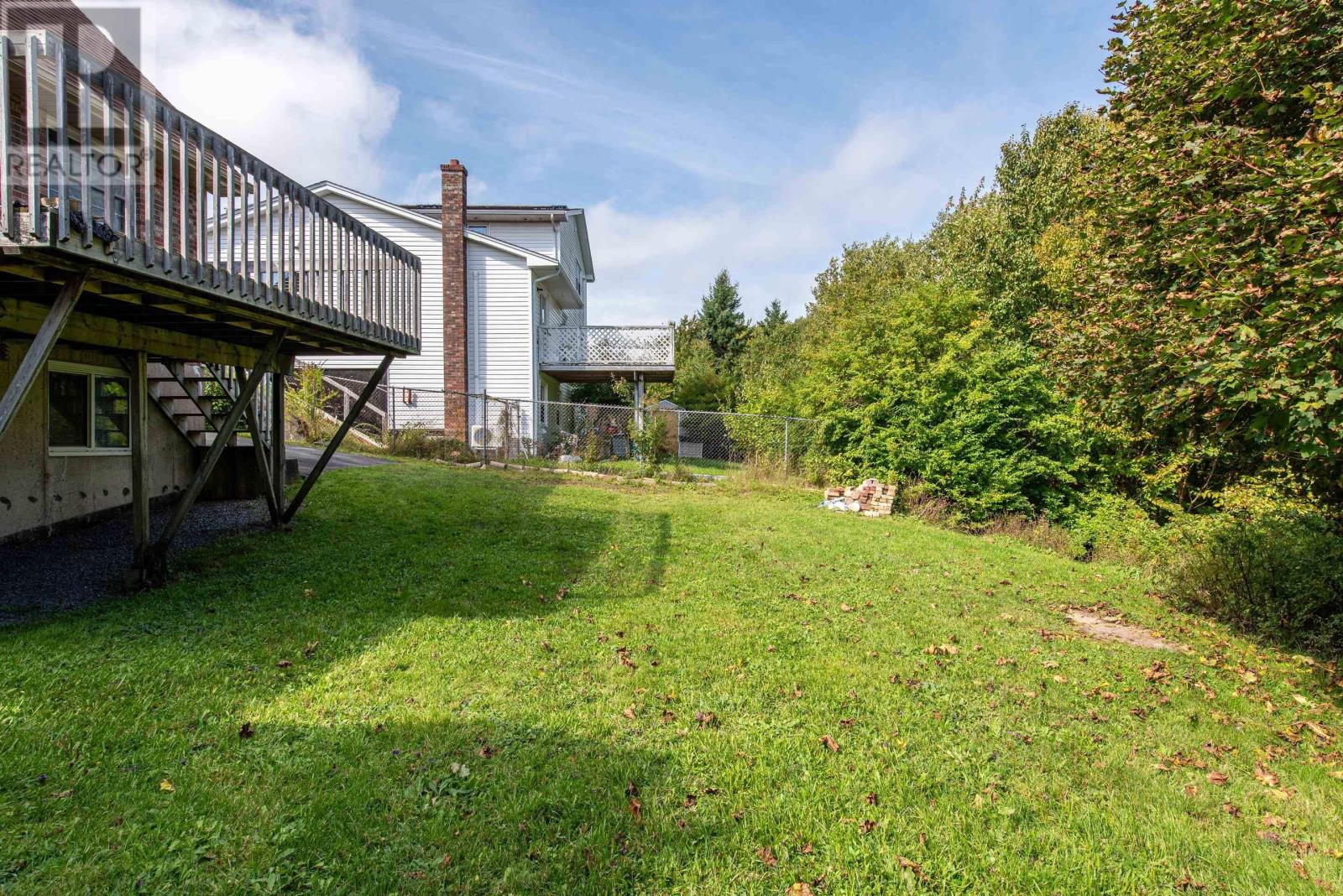 96 THORNHILL Drive - Image 33