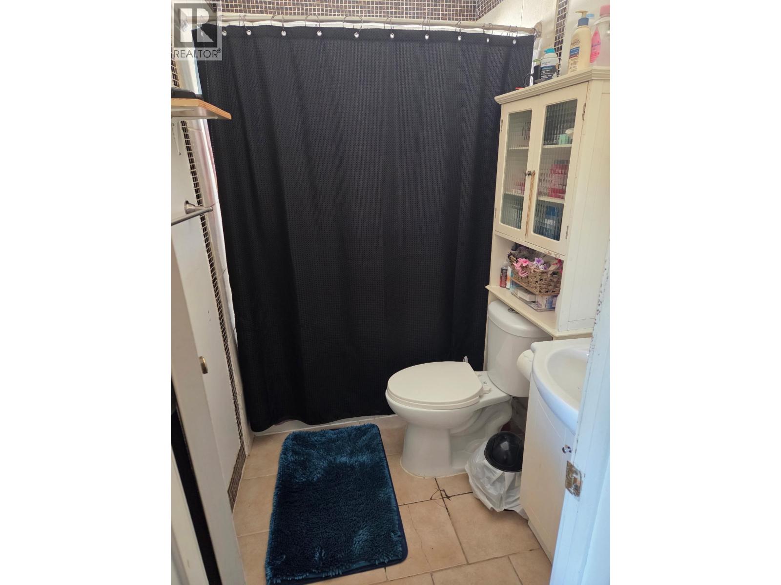 772 JOHNSON STREET - 17