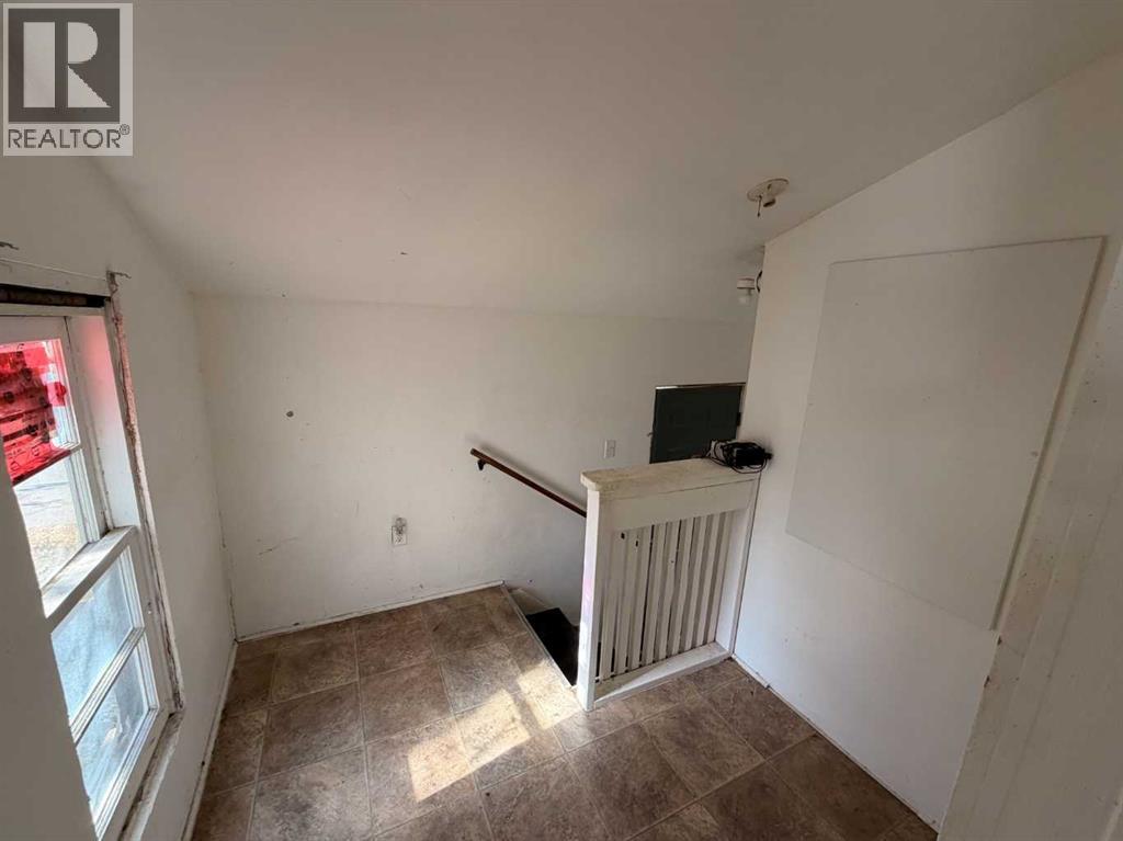 802 6 Avenue - Image 11