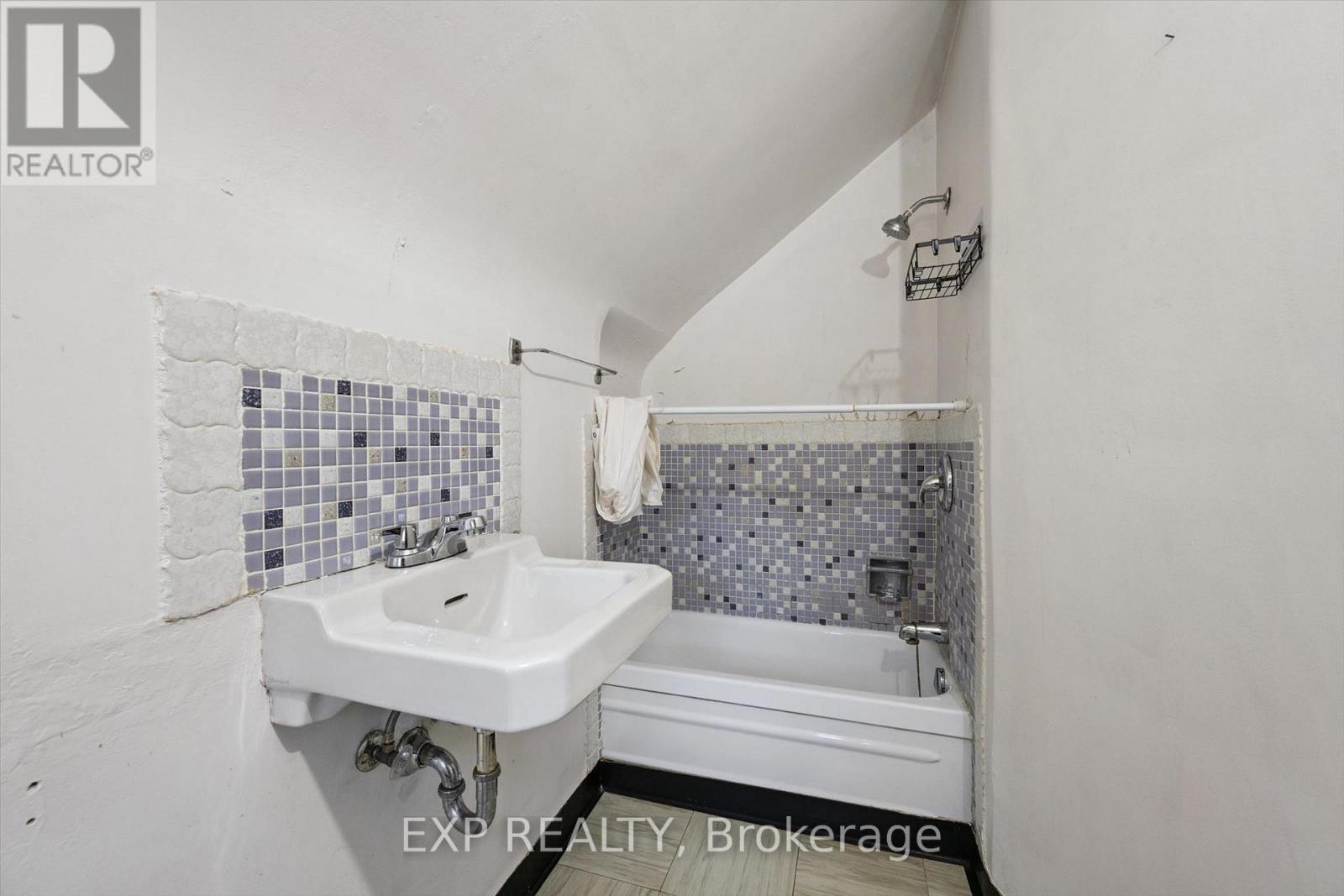 191 GROVE STREET - 21