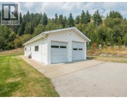 900 China Creek Road, Genelle, BC V0G1G0 Photo 32