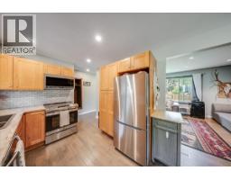 Kitchen - 526 12th Avenue, Genelle, BC V0G1G0 Photo 12