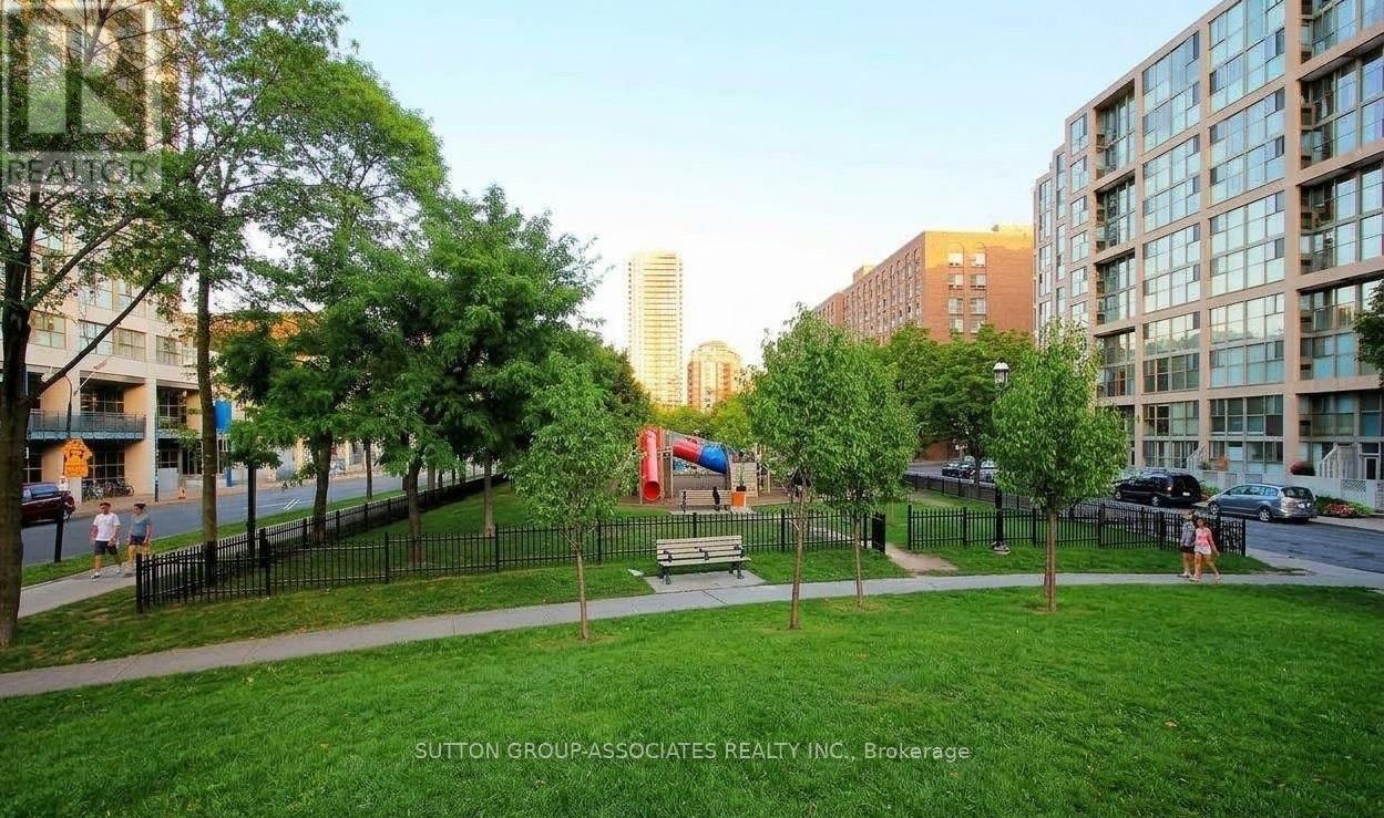 501- 65 Scadding Avenue, Toronto, ON photo 3