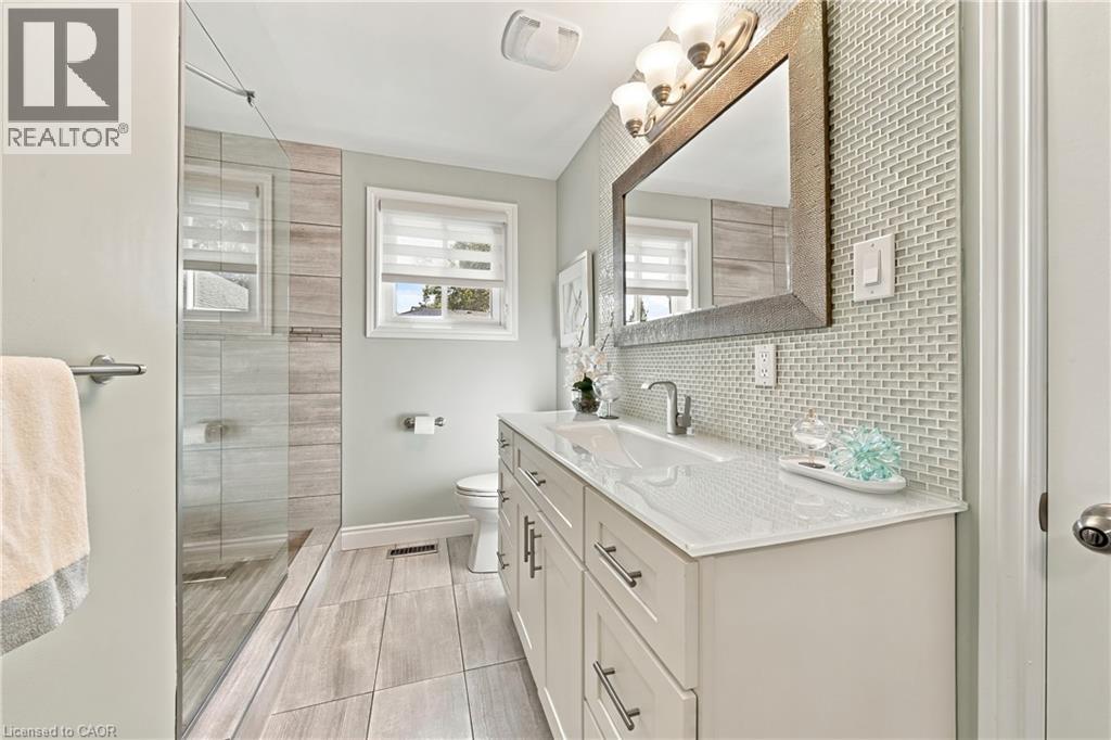 2231 URWIN Crescent - 16