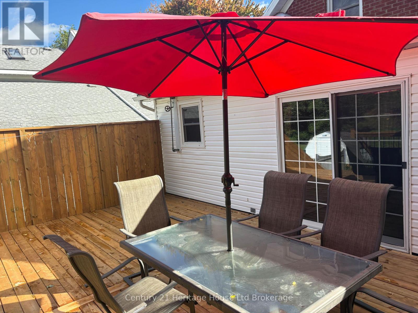 535 RICHILEAU AVENUE S - 27