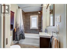 119 Bond Street, London, ON N6C1W6 Photo 31