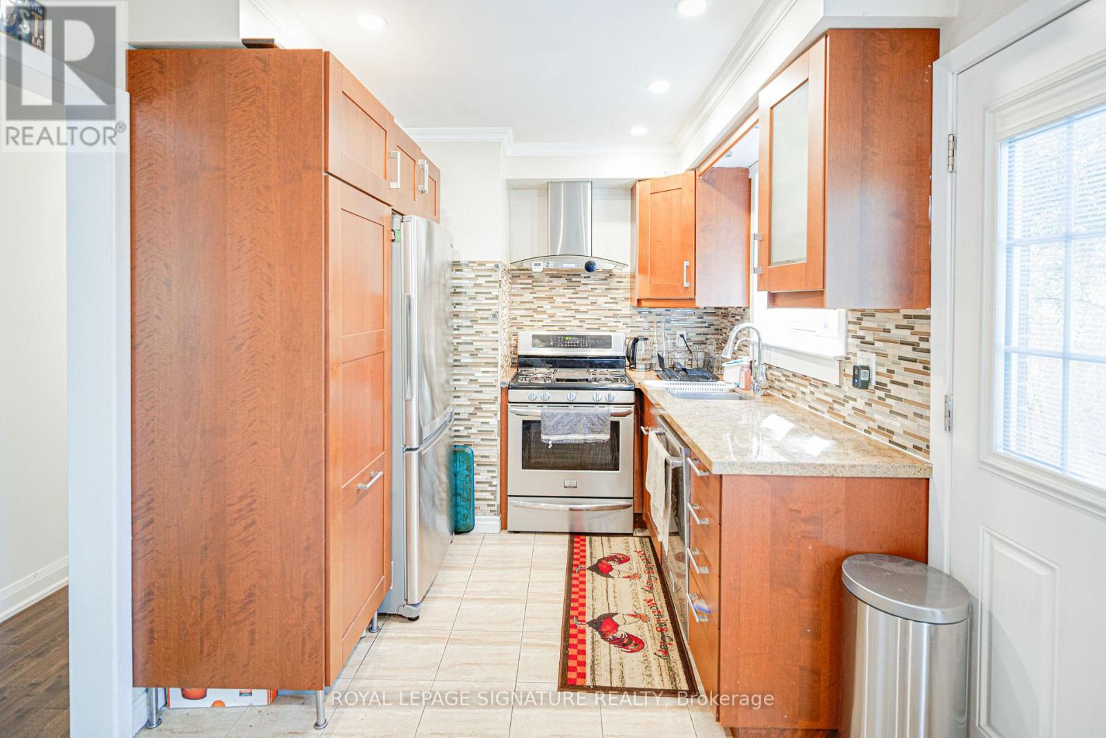 45 Fenelon Drive, Toronto, ON photo 12