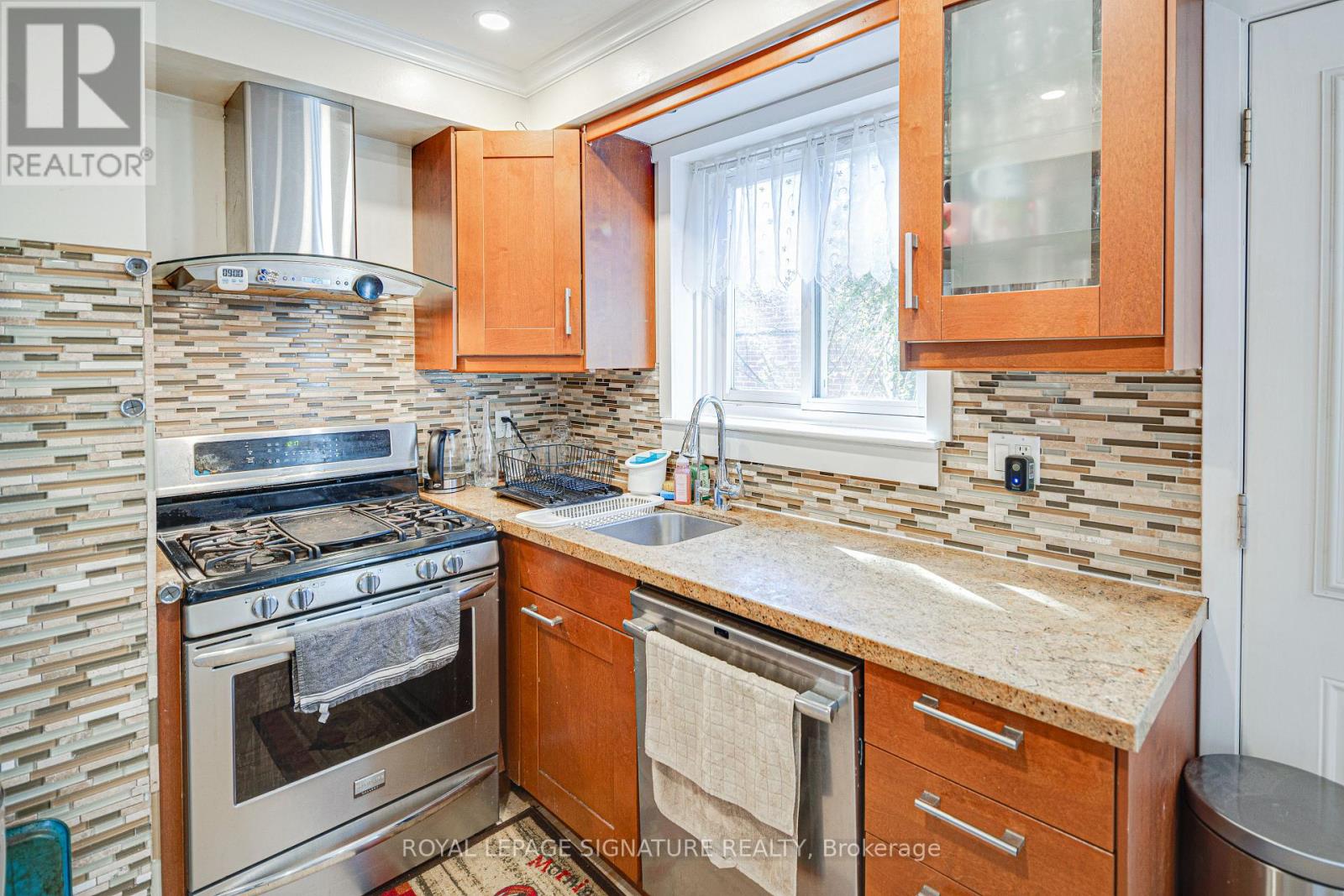 45 Fenelon Drive, Toronto, ON photo 13