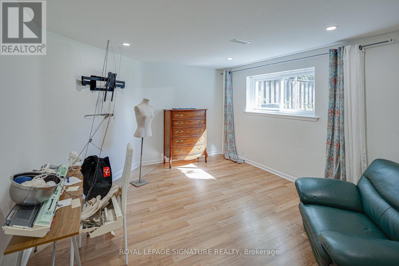 45 FENELON DRIVE - 28