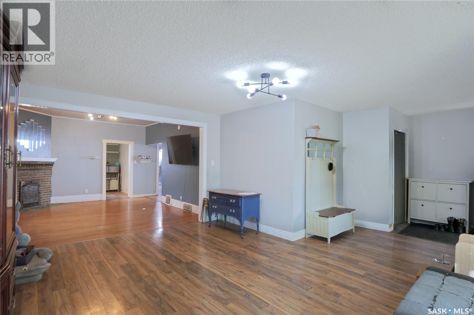 1042 Algoma AVENUE, Moose Jaw — photo 5