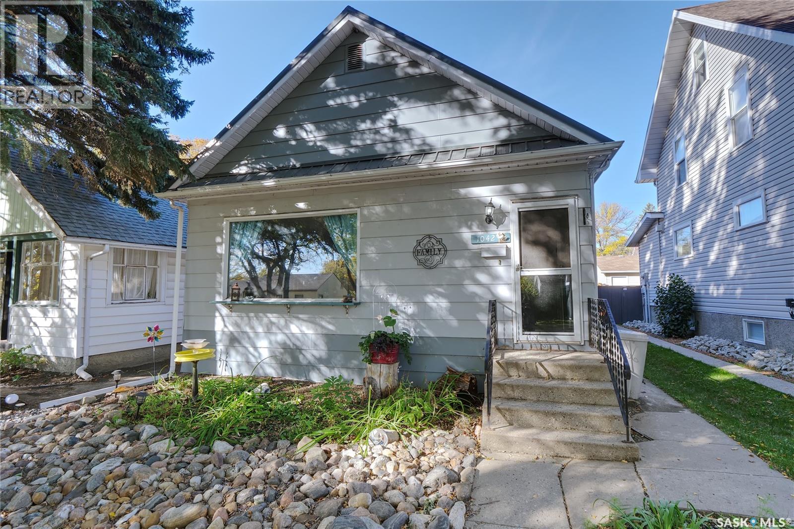 1042 Algoma AVENUE - 2