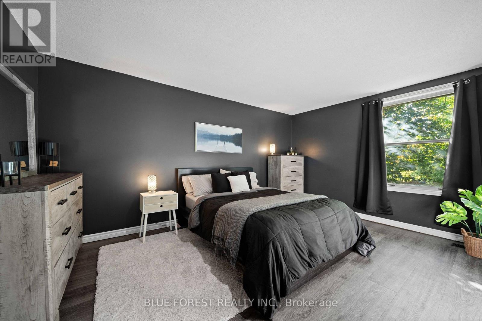 10 BERKSHIRE COURT - 23