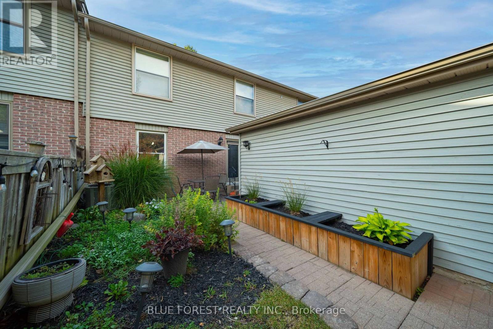 10 BERKSHIRE COURT - Image 30