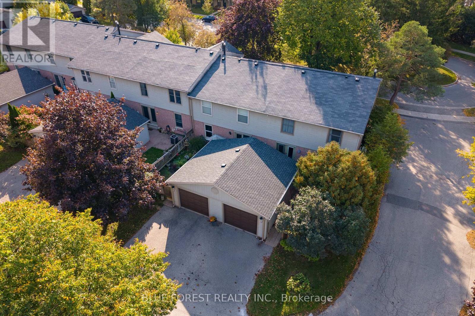 10 BERKSHIRE COURT - 35