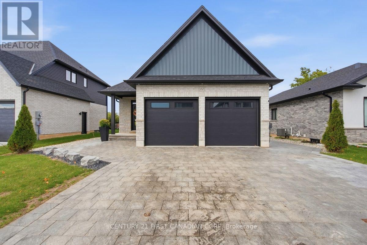 12 BRISCOE CRESCENT - 1