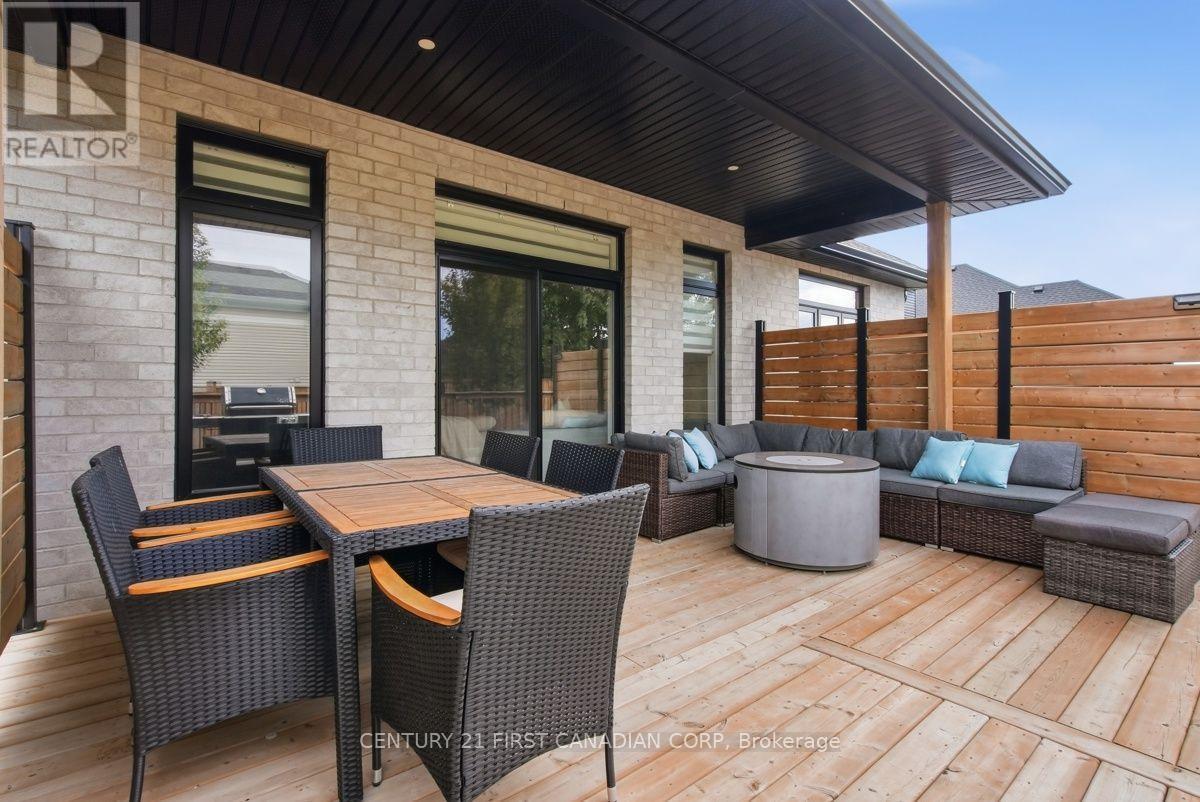 12 BRISCOE CRESCENT - 41