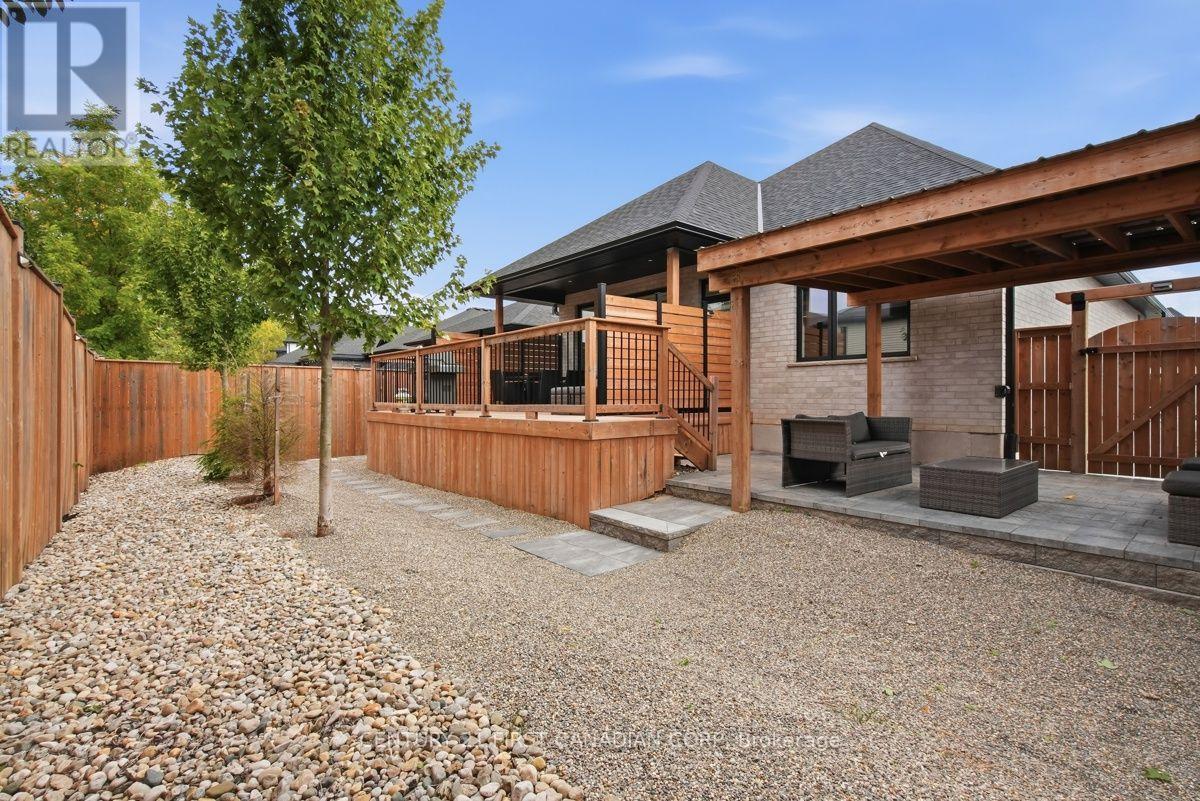 12 BRISCOE CRESCENT - 45