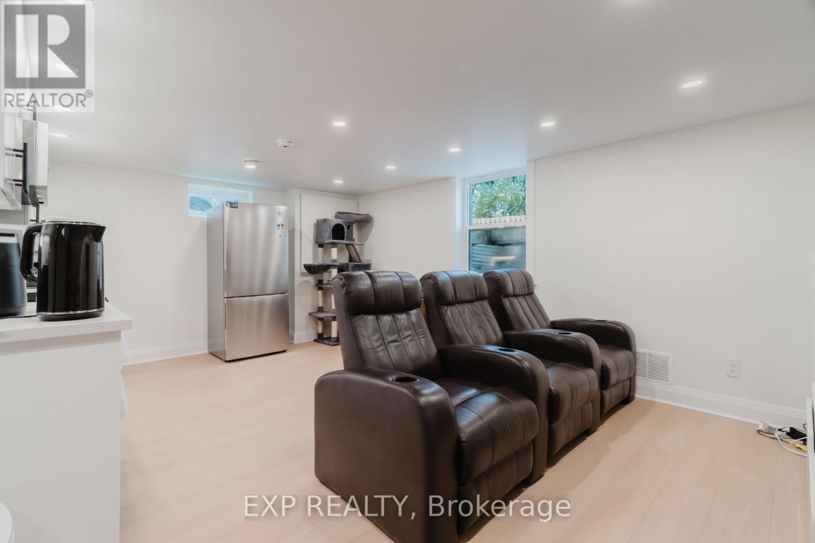 24 NEWHAVEN STREET - Image 13