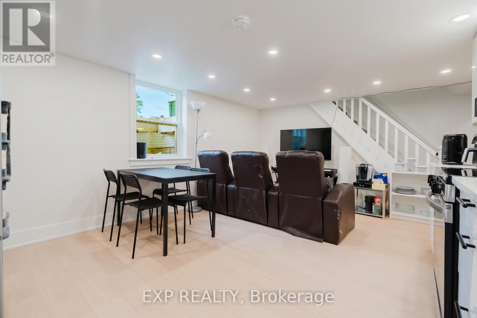 24 NEWHAVEN STREET - Image 15