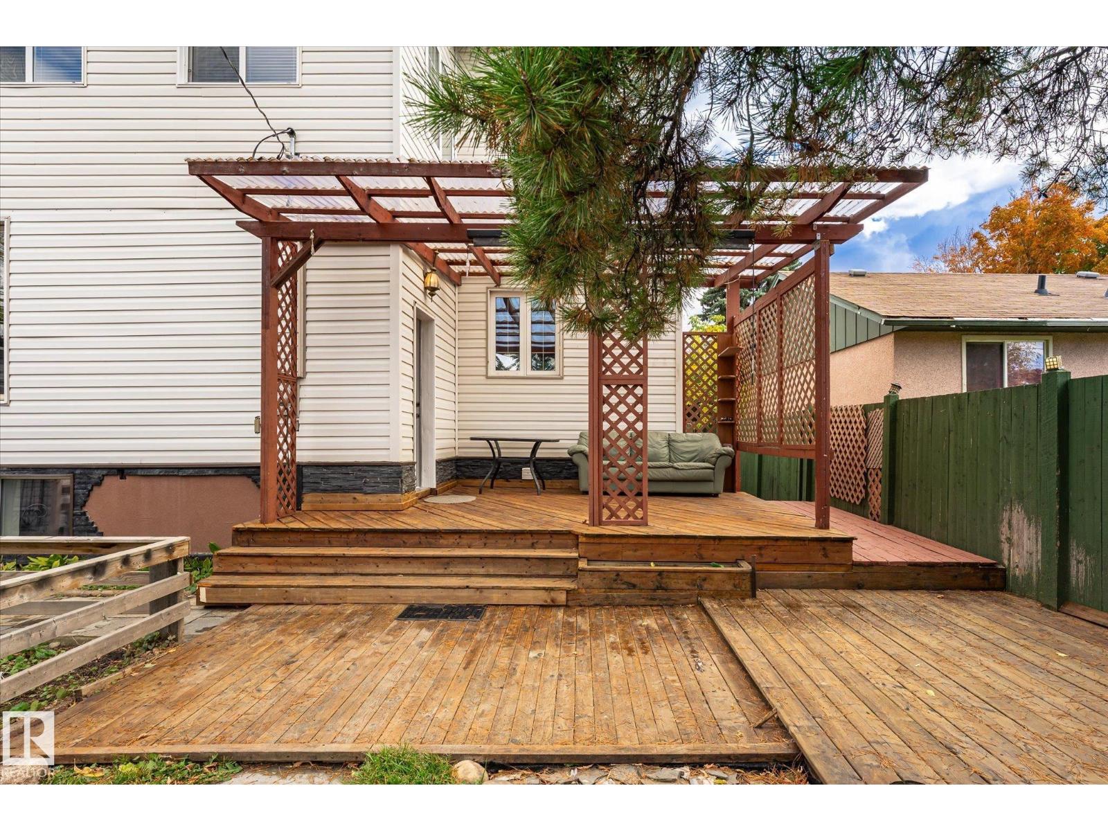 8742 151 ST NW - 43