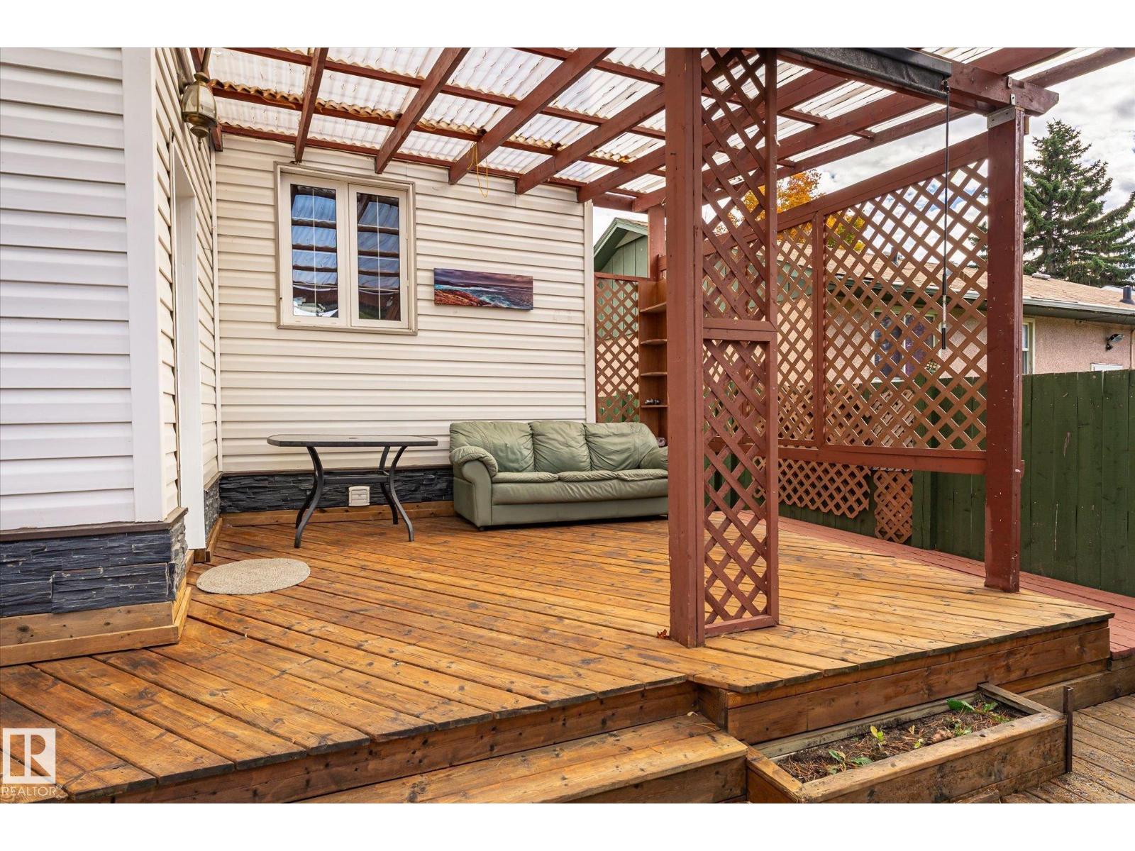 8742 151 ST NW - 44